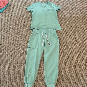 FIGS Scrubs XS Jade